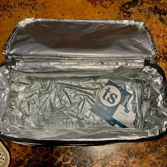 SALE!  Tastefully Simple Insulated Carrying Case & Tray - Picture 4 of 9